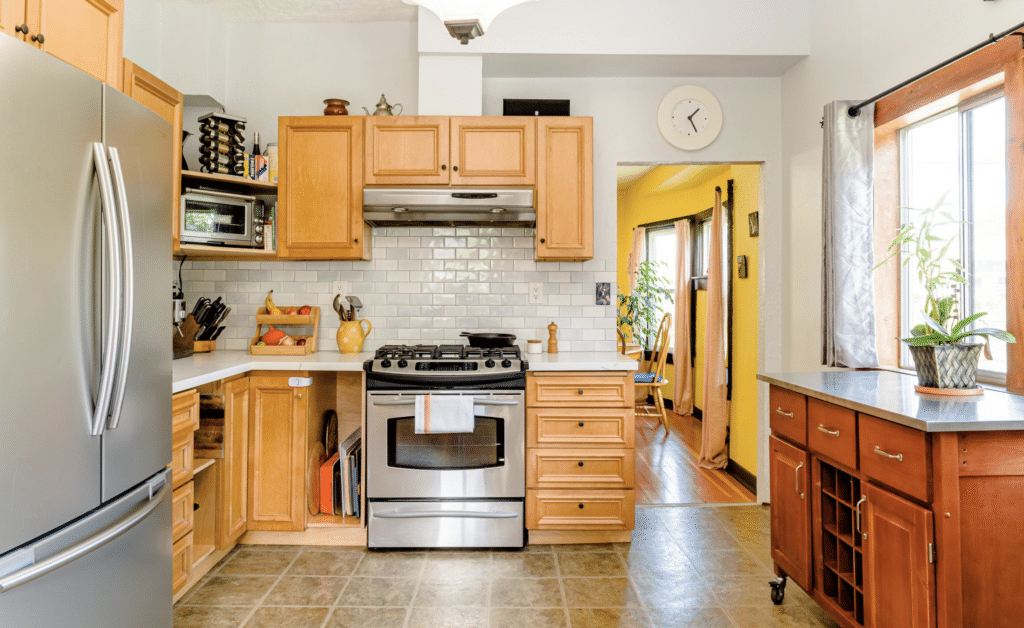 warm color kitchen cabinet design